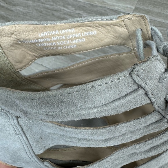 NEW Earthies Saletto Pale Gray Suede Back Zip Square Pump Heels Womens Size 10 - Picture 9 of 12